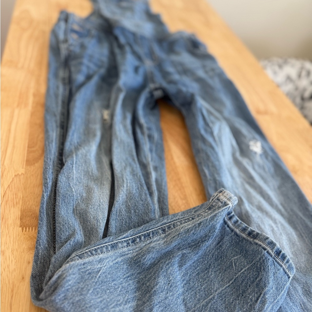 🚨SOLD🚨Cat & Jack Relaxed Fit Light Blue Jeans